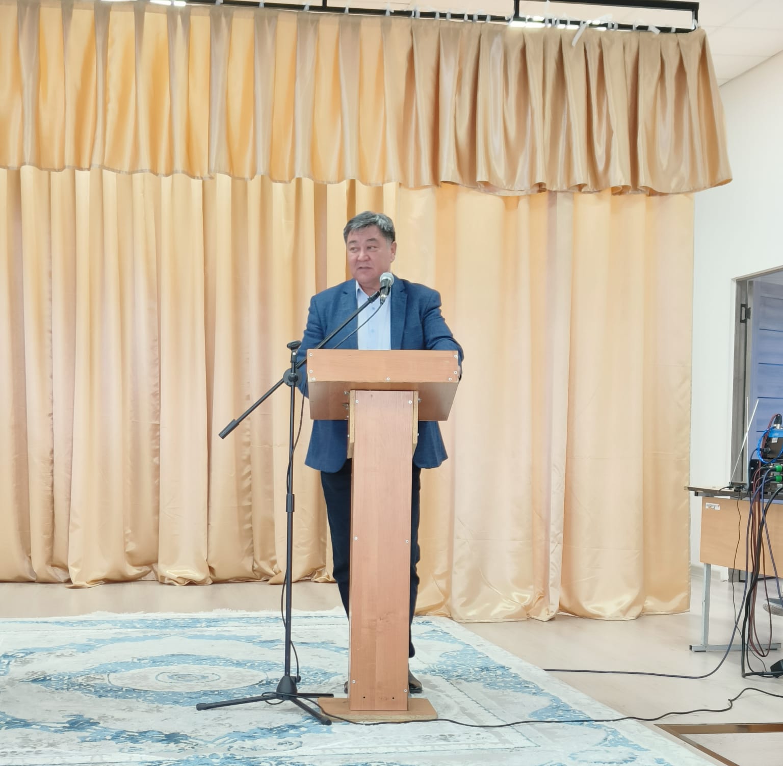 2025 жылы 22 сәуір күні Ескелді ауданы әкімі Е.Т.Ахметов Ақын Сара ауылыдық округінің тұрғындарымен кездесу өткізді.