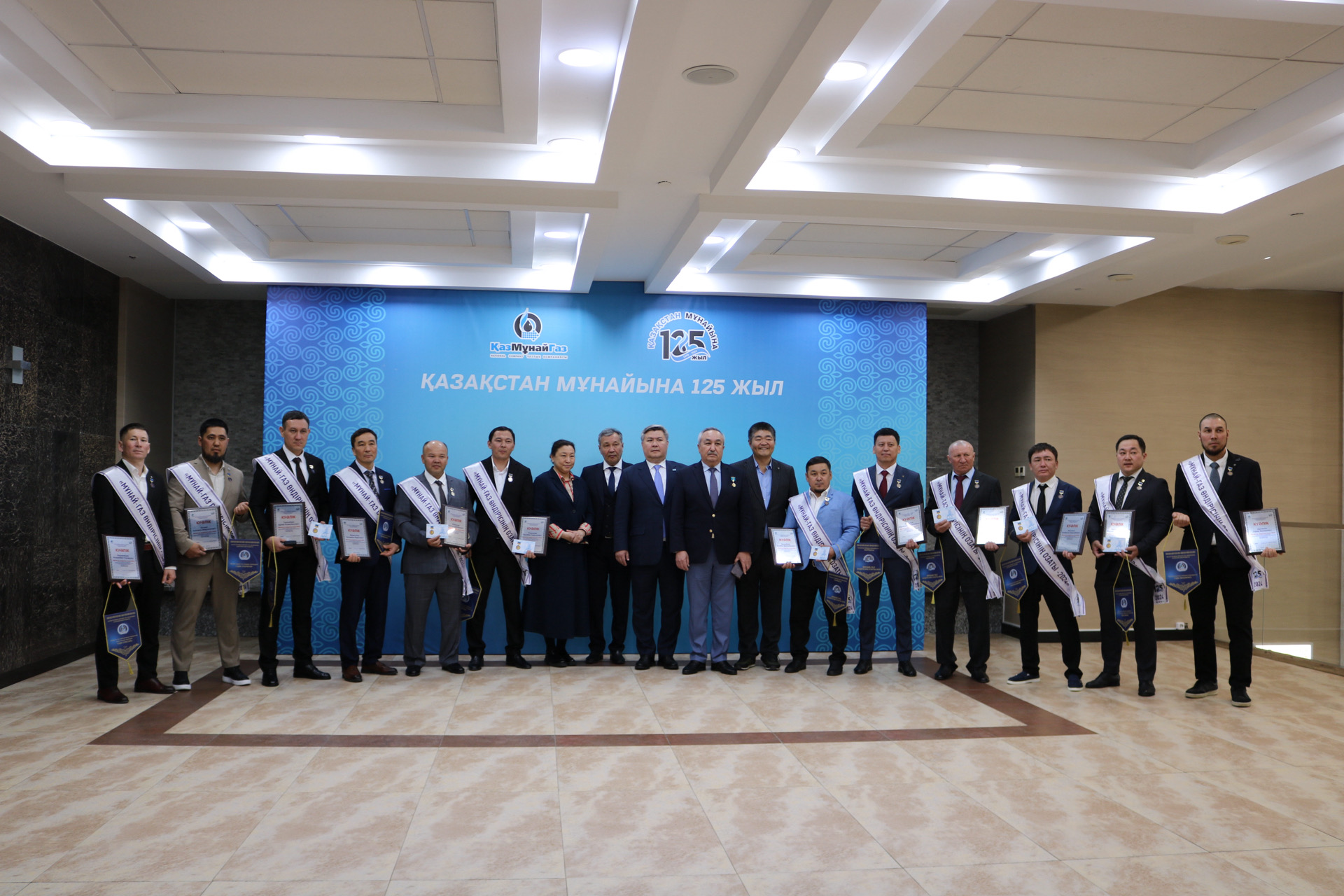 Мұнай-газ кешені жұмыскерлерінің кәсіподағы әлеуметтік әріптестікті нығайтуға басымдық беруде