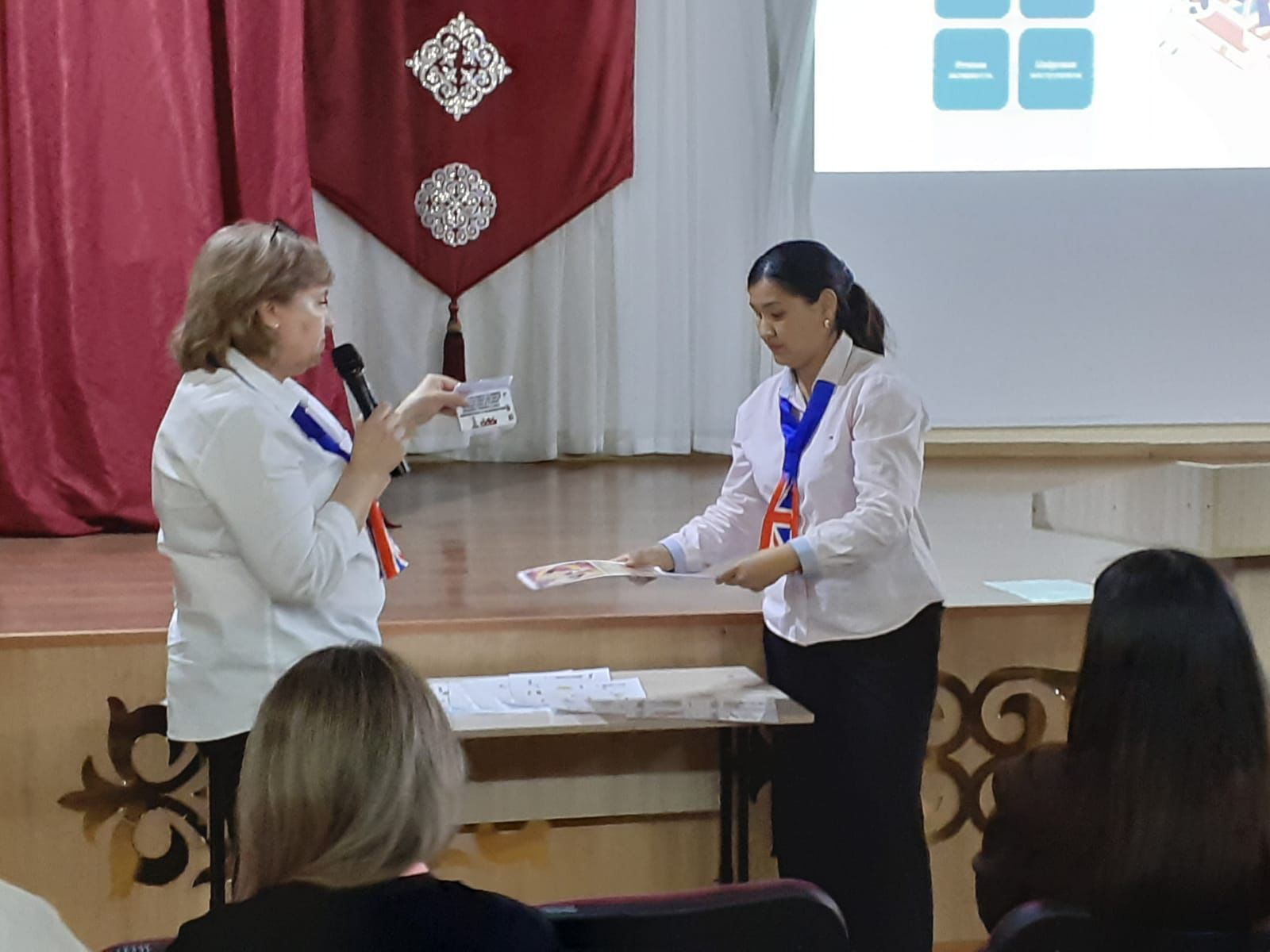 Ағылшын тілі мұғалімдеріне арналған «Ағылшын тілі сабақтарында заманауи технологияларды пайдалана отырып, функционалдық сауаттылықты қалыптастыру» тақырыбында қалалық семинар