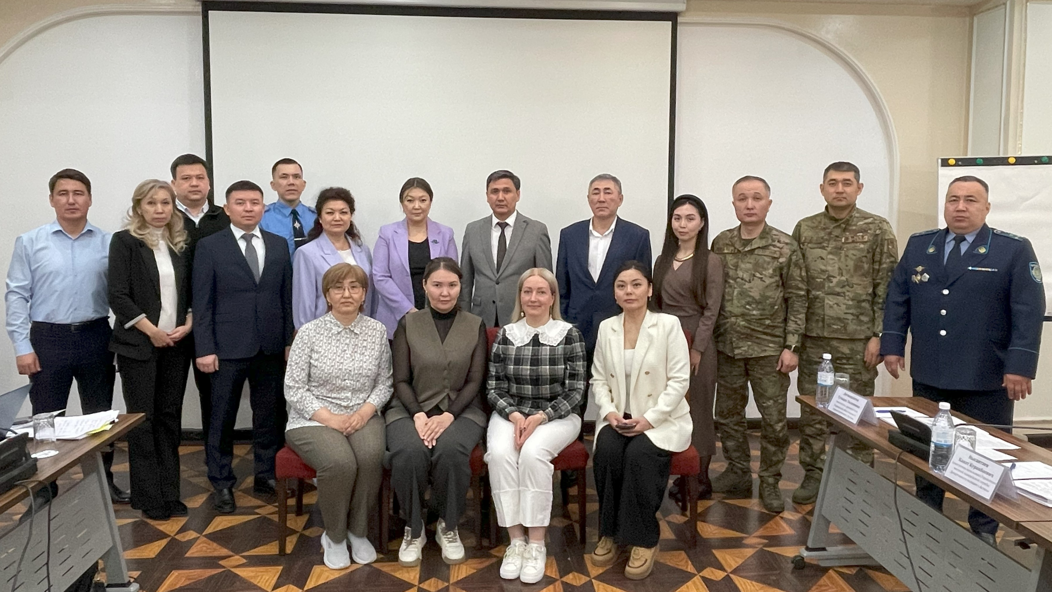 «Балалар жарақаттануымен байланысты жағдайды талқылау және ұсынымдар әзірлеу» тақырыбында дөңгелек үстел