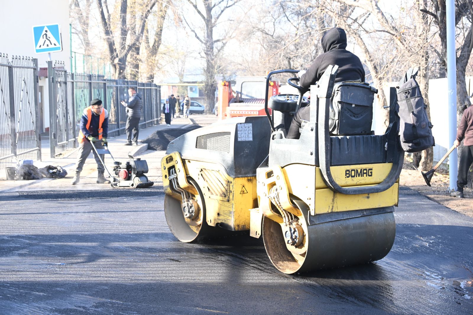 Алматының Алатау ауданында биыл 81 км жол орташа жөндеуден өтеді