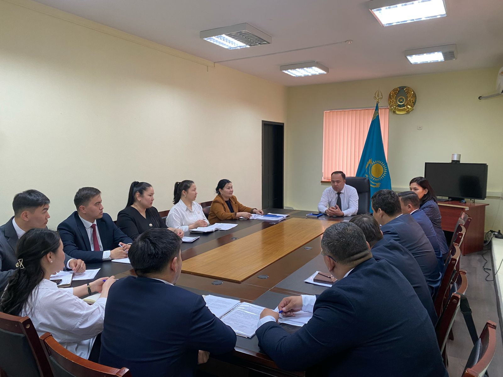 ЖҰМЫСПЕН ҚАМТУДЫ ҮЙЛЕСТІРУ ЖӘНЕ ӘЛЕУМЕТТІК БАҒДАРЛАМАЛАР САЛАСЫН ЖЕТІЛДІРУ БАҒЫТЫНДАҒЫ ЖИЫН