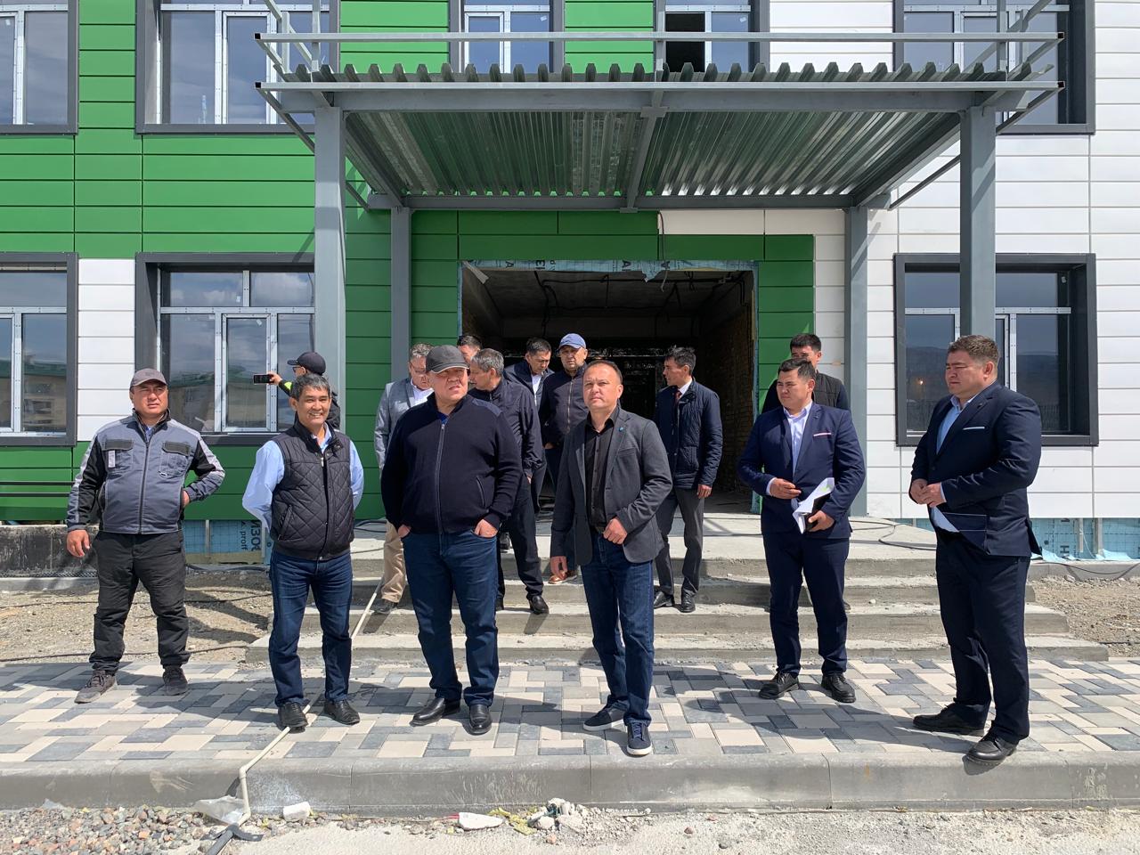 Достық ауылындағы «Жайлы мектеп» құрылысы мен Алакөл көліндегі жағалауды нығайту жұмыстарына мониторинг жүргізу