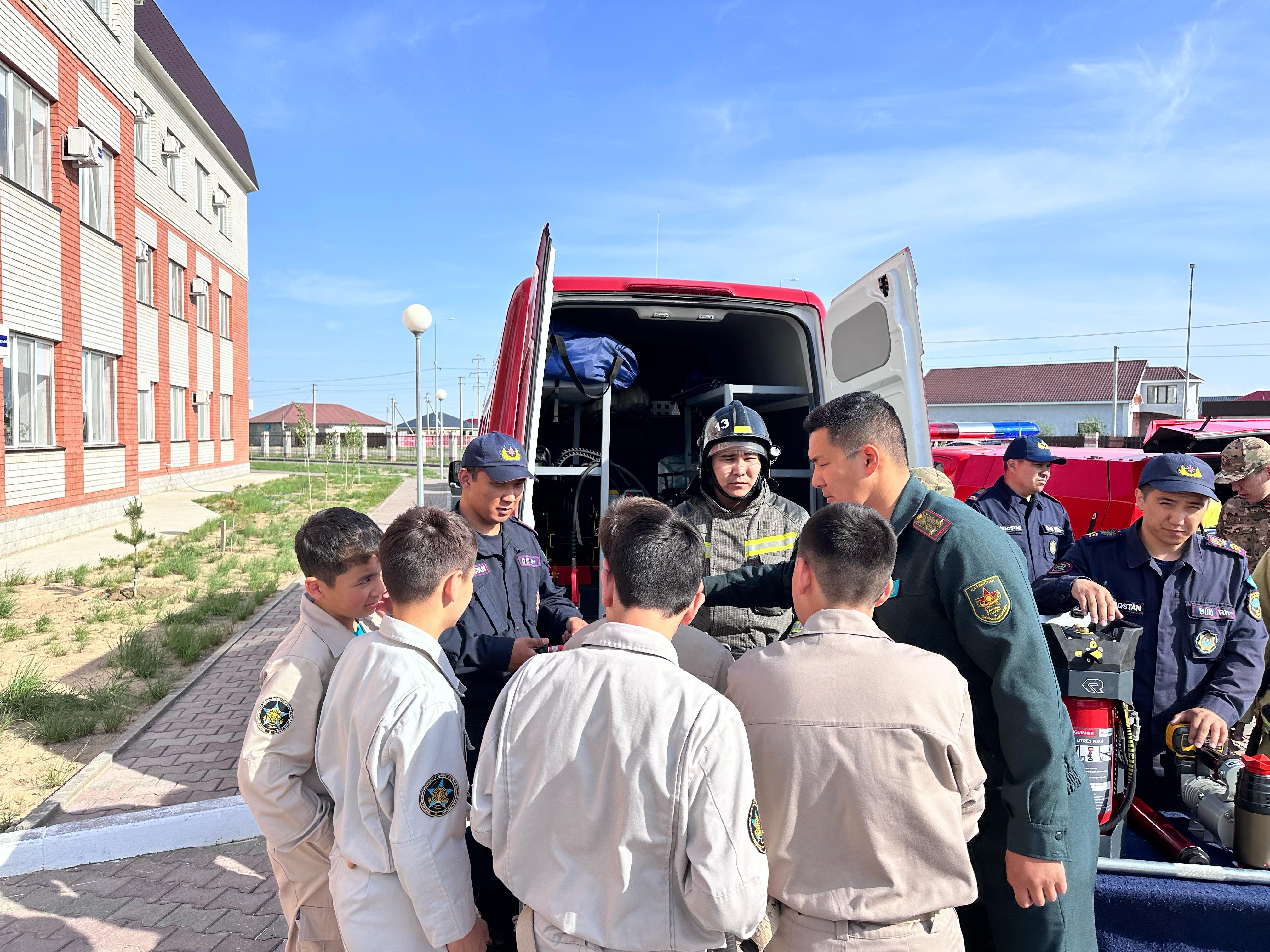 Атырау қаласында алғаш рет алғашқы әскери және технологиялық дайындықты ұйымдастырушы оқытушылармен республикалық ғылыми-әдістемелік конференция өтті