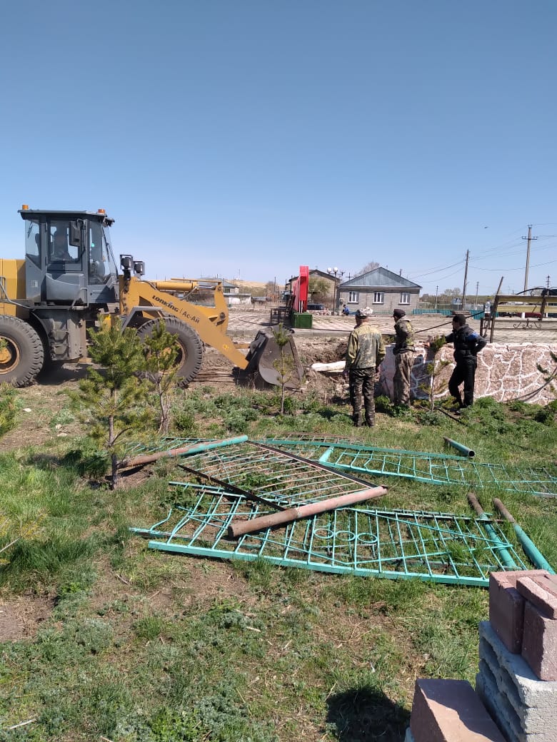 В рамках акции "Таза Казахстан" под девизом "Чистая улица - чистое село" прошел чистый четверг