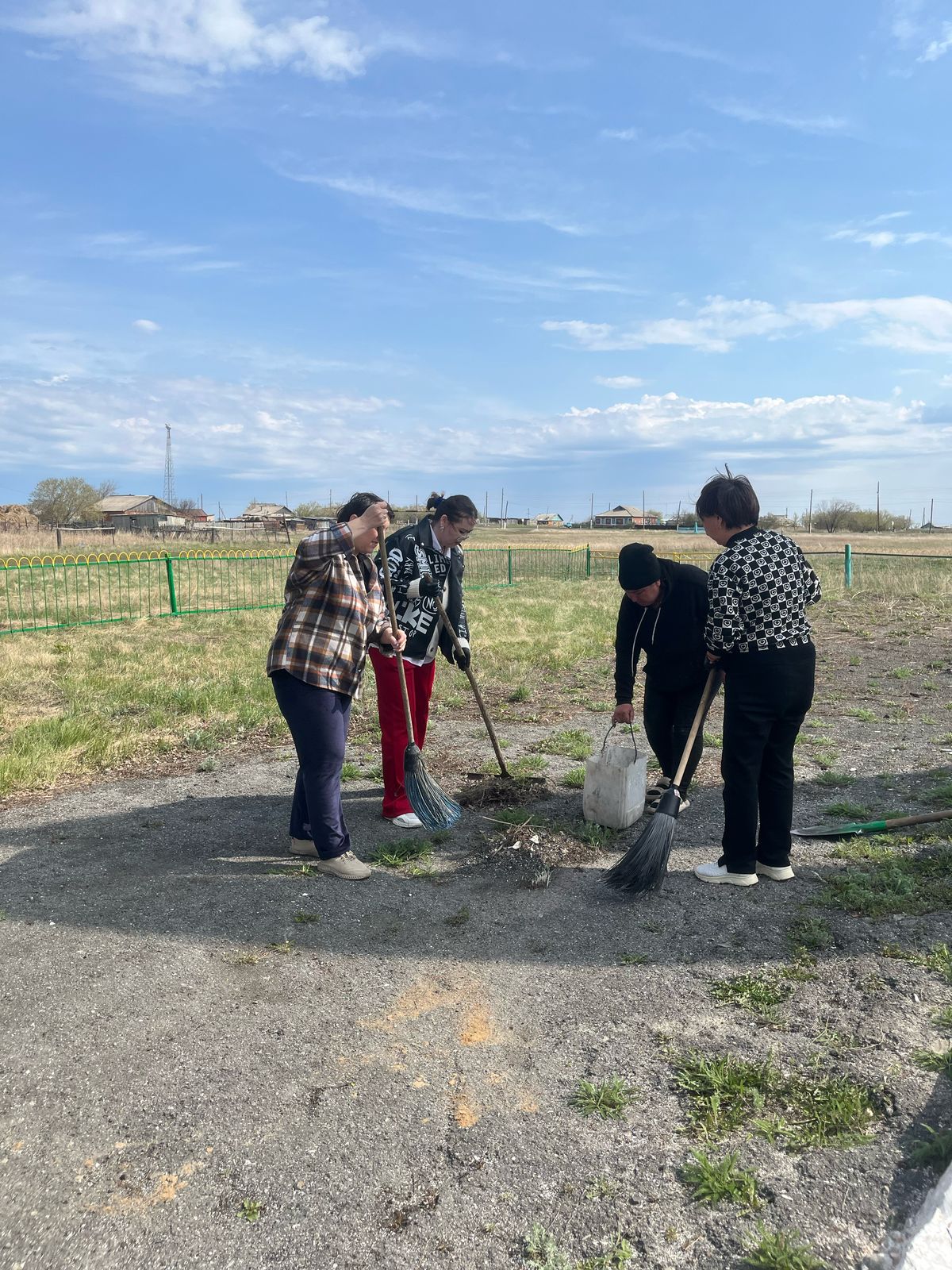 Сенбілік "Таза Қазақстан" бағдарламасы аясында ҰОС ескерткішін жинау