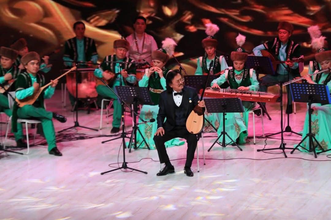 ТҮРКІСТАН ТӨРІНДЕ КҮЙ КҮМБІРЛЕП, ҰЛТТЫҚ ҚҰНДЫЛЫҚТАР НАСИХАТТАЛДЫ