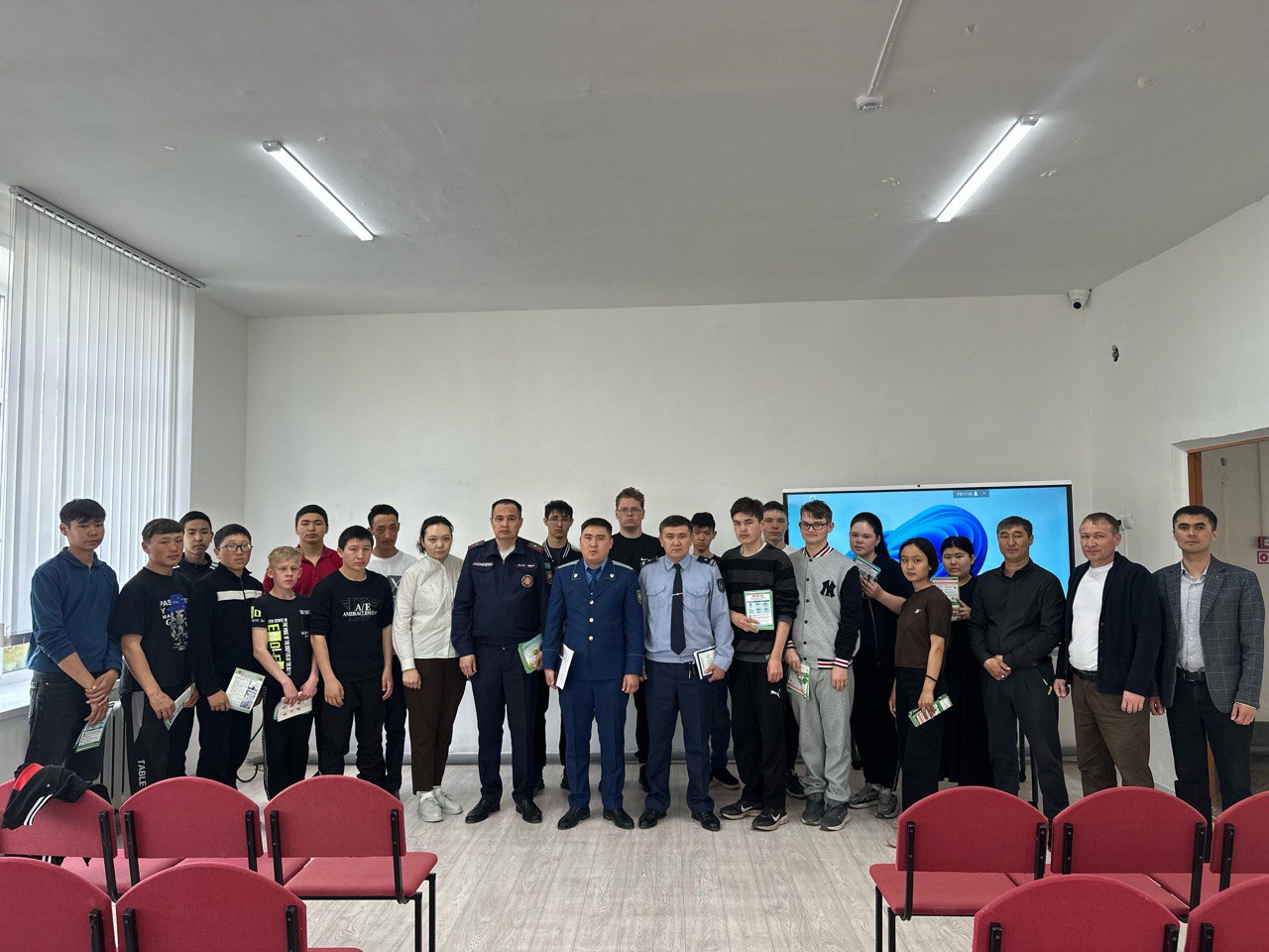 Қорғалжын ауданында оқушылар мен студенттер арасында құқық бұзушылықтың алдын алу бойныша кездесу өтті