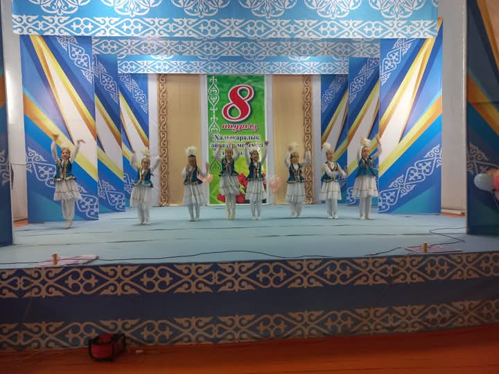 8 наурыз Халықаралық әйелдер мерекесіне арналған концерт өткізілді.