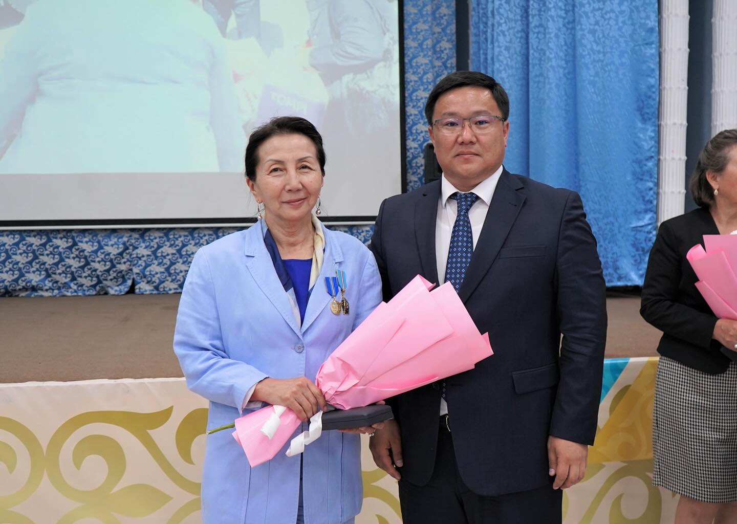 ҚАЛА ӘКІМІ ЭТНОМӘДЕНИ БІРЛЕСТІК ӨКІЛДЕРІМЕН КЕЗДЕСТІ