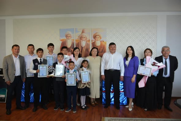 ШАРДАРА: АУДАН ӘКІМІ ТҮРКИЯ ЕЛІНДЕ ЖҮЛДЕЛІ БОЛҒАН ЖАС ҒАЛЫМДАРДЫ ҚАБЫЛДАДЫ