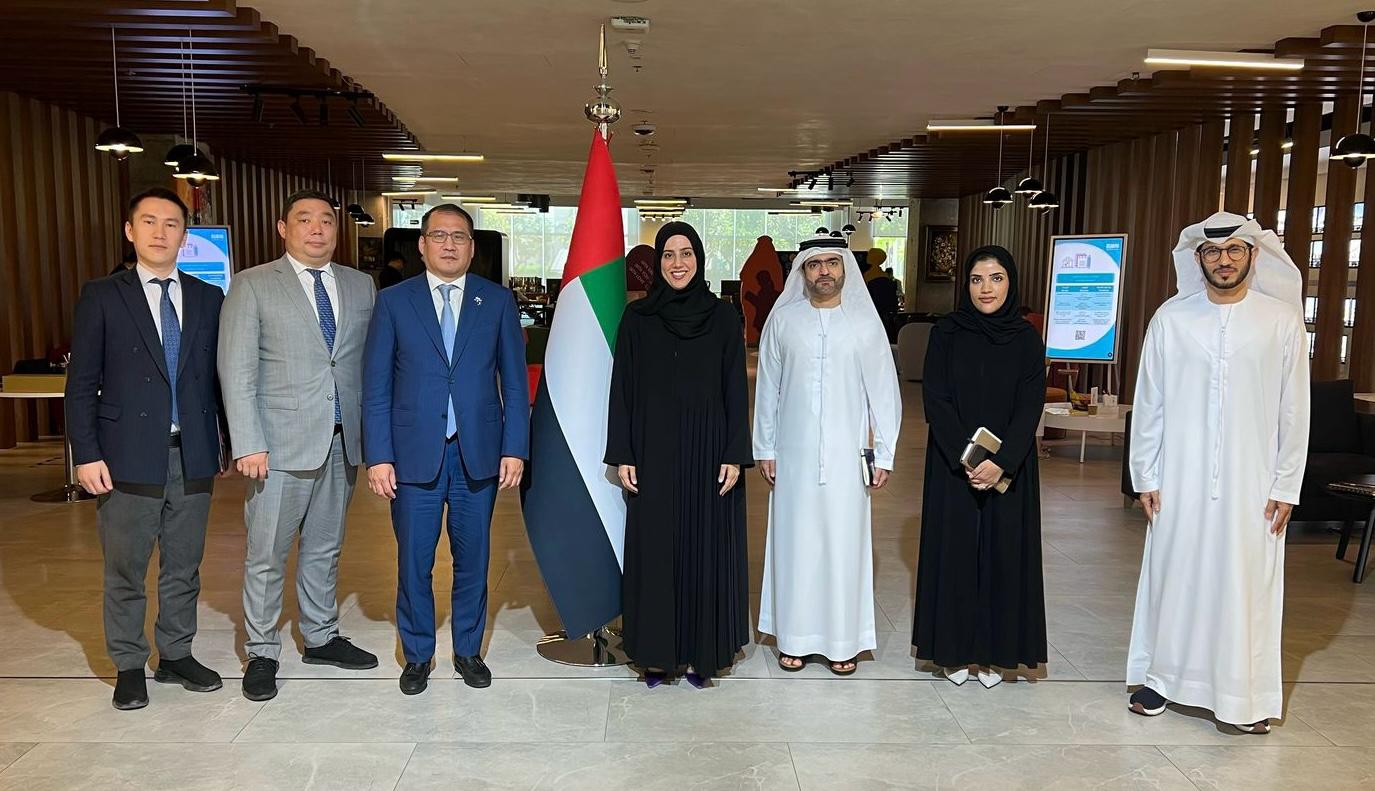 A meeting with Aisha Miran, Director General of the Knowledge and Human Development Authority of Dubai.