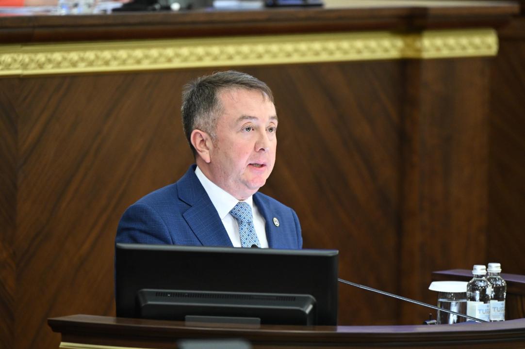 Қазақстан Республикасының Әділет министрі Ерлан Сәрсембаев Мәжілістің жалпы отырысында «Қазақстан Республикасының кейбір заңнамалық актілеріне зияткерлік меншік мәселелері бойынша өзгерістер мен толықтырулар енгізу туралы» заң жобасы аясында баяндама жасады