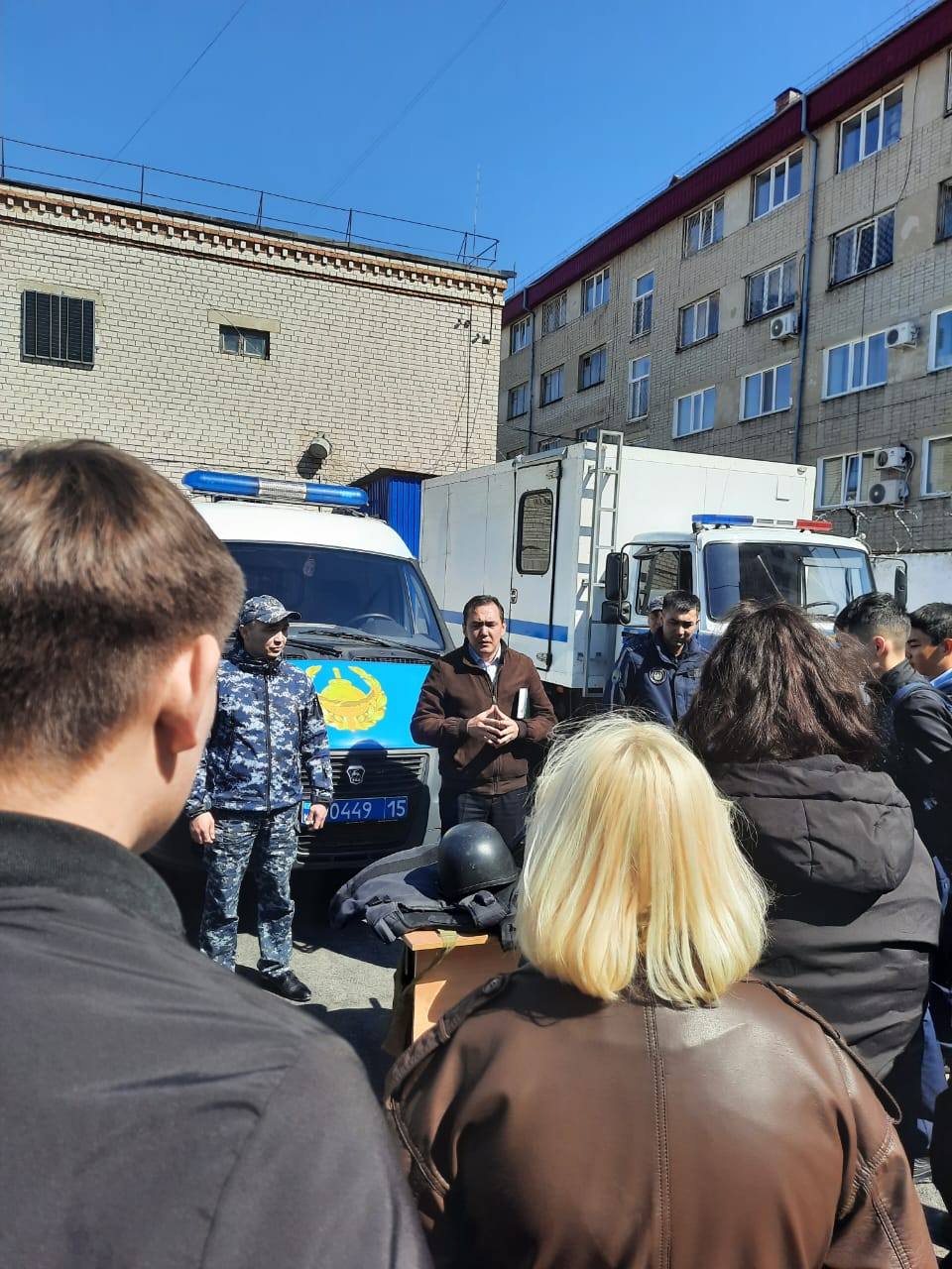 Петропавл қаласы полиция басқармасының арнайы қабылдау орнына бардым.