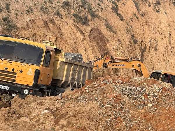 В ТУРКЕСТАНСКОЙ ОБЛАСТИ ЗАДЕРЖАНЫ НЕЗАКОННЫЕ ДОБЫТЧИКИ БАРИТОВЫХ РУД