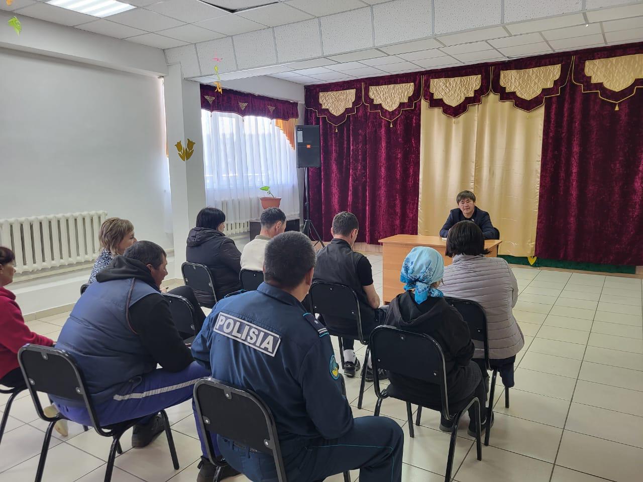 Сайлаушылармен кездесу