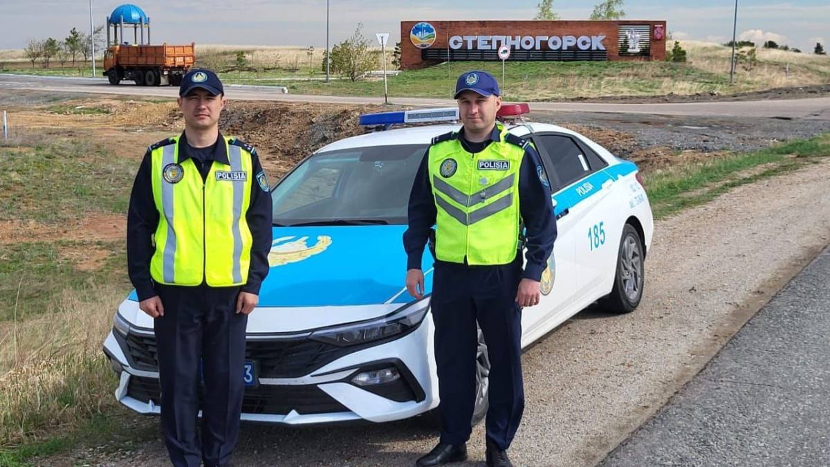 Патрульные полицейские спасли водителя с сердечным приступом в Акмолинской области