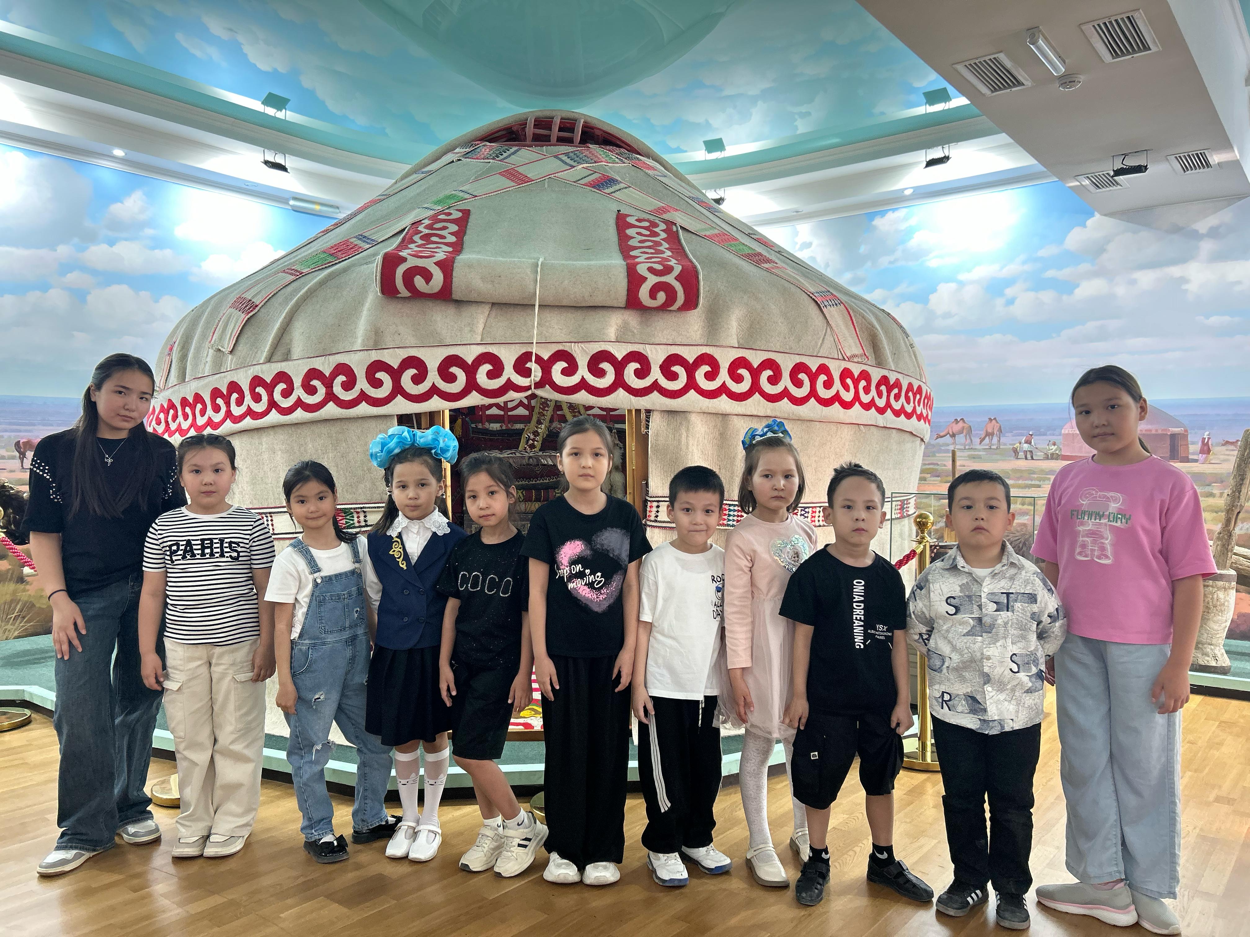 Қызылорда облысы Әділет департаменті қызметкерлері балаларының қатысуымен «Ата Заң – тәуелсіз ел тұғыры» тақырыбында «Қызылорда облыстық тарихи-өлкетану музейінде» экскурсия ұйымдастырылды.