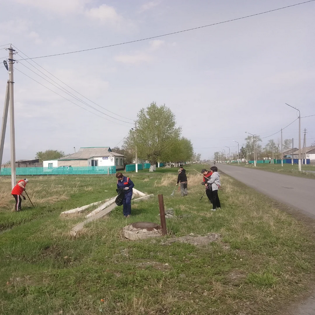 "Таза Қазақстан" республикалық бағдарламасы аясында біздің мектеп ұжымы 26 сәуір күні Костряков ауылындағы мектеп маңында сенбілік ұйымдастырды!