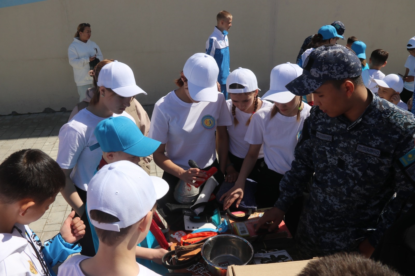 Балаларға арналған "Көңілді старттар" спорттық мерекесін полицейлер өткізді