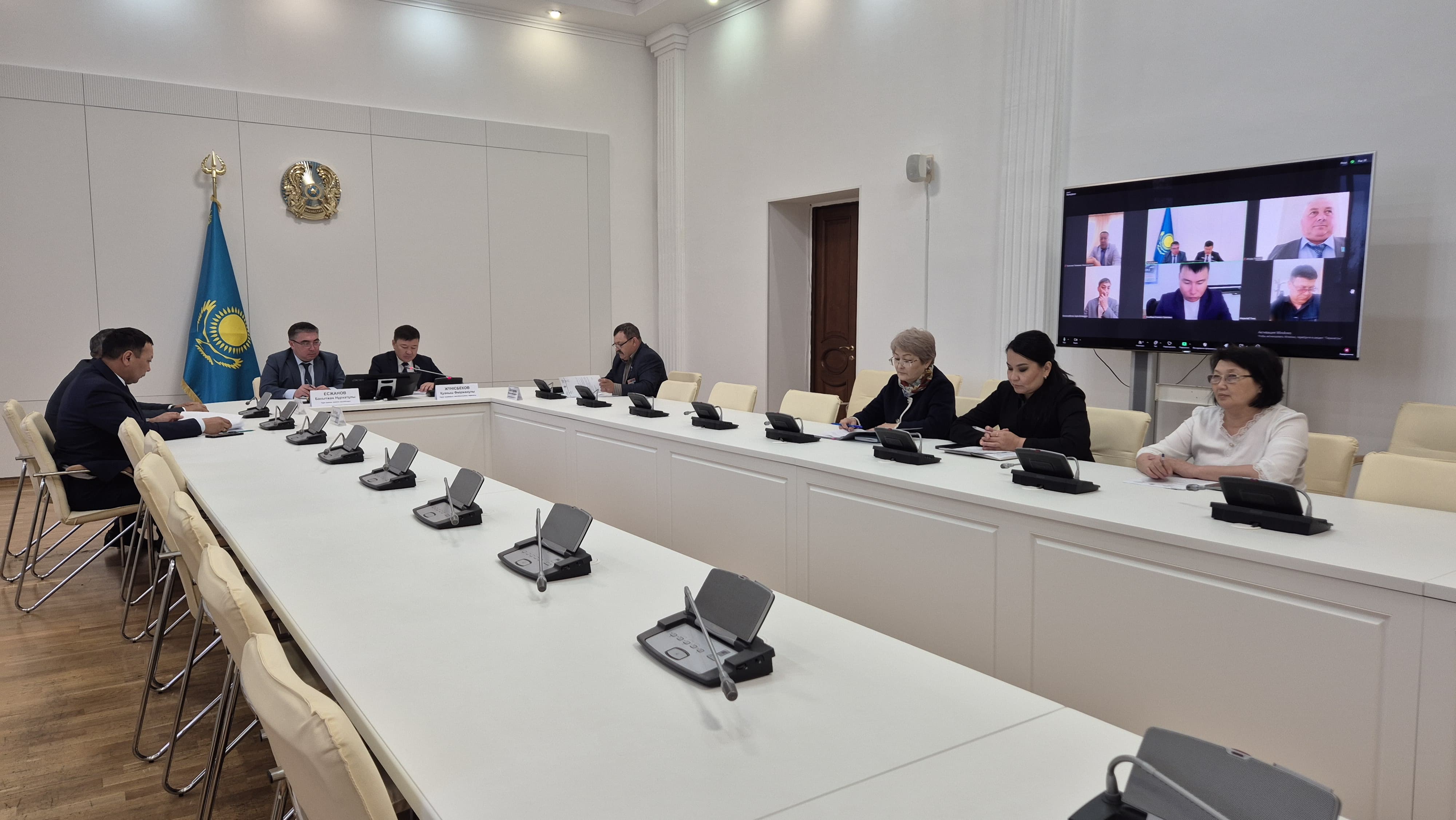 Нұра аудандық мәслихатының кезектен тыс XХІІ сессиясы