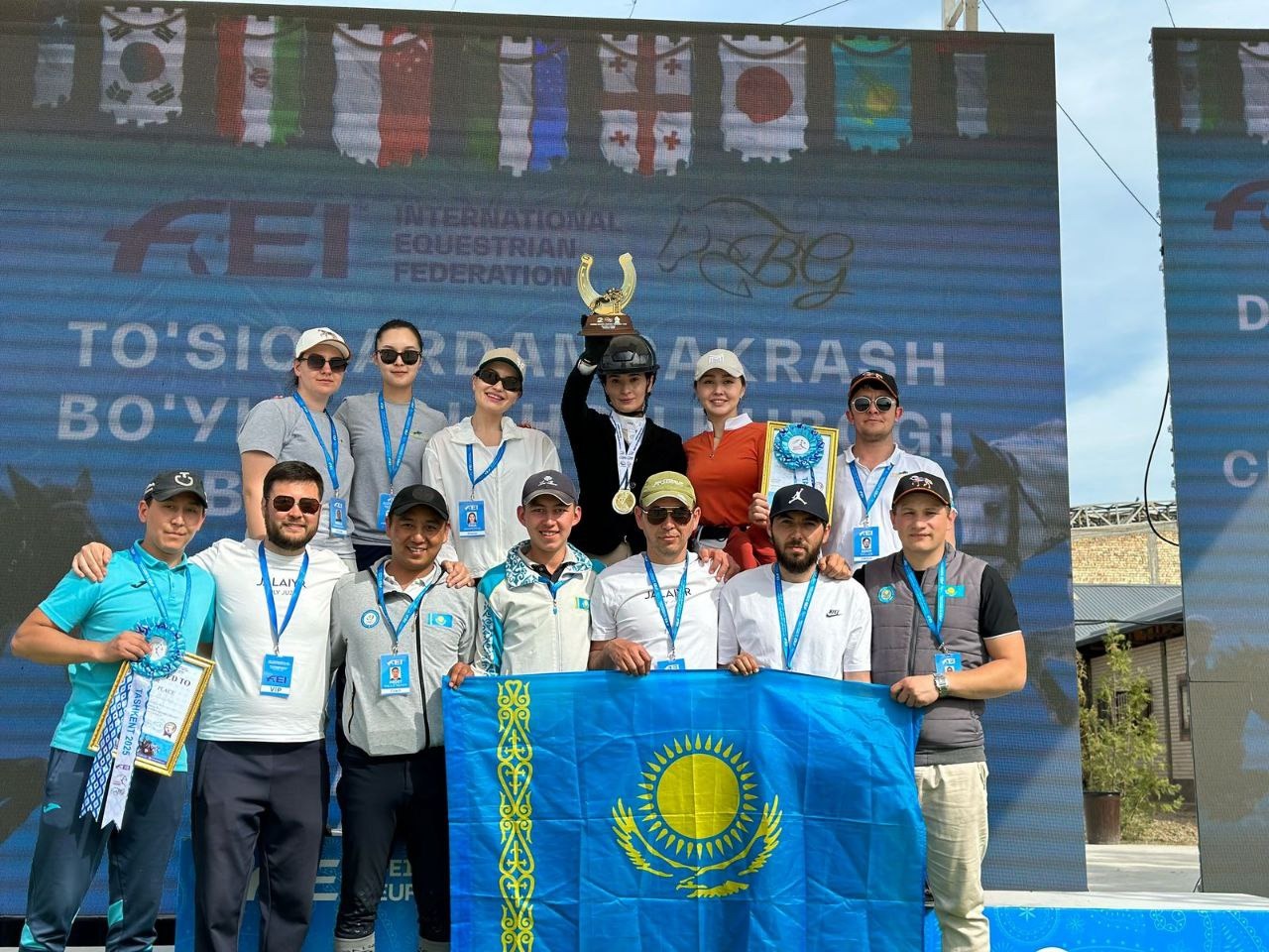 Казахстанские всадники завоевали призовые места на этапах Кубка мира и Maxima Masters Евразия в Ташкенте