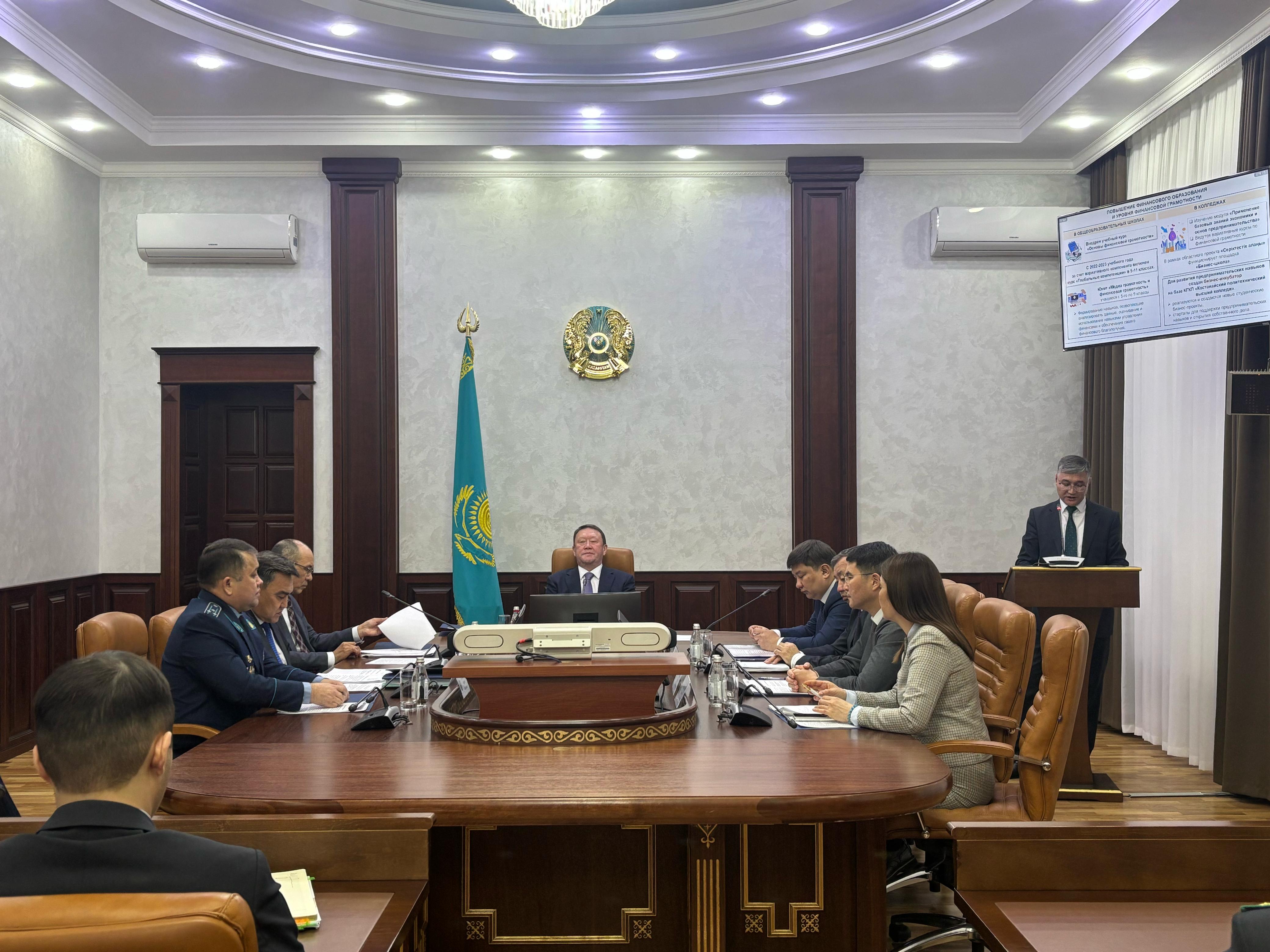 Бүгін облыс әкімі Құмар Ақсақаловтың төрағалығымен көлеңкелі экономикаға қарсы іс-қимыл жөніндегі ведомствоаралық комиссияның отырысы өтті.