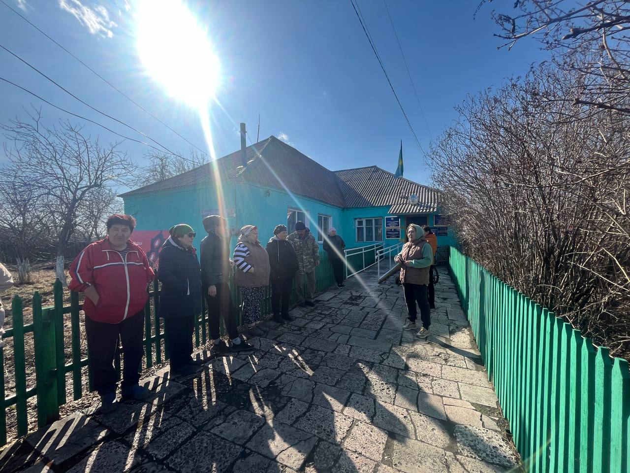 03.04.2025 жылы Федоров ауылдық округінде тұрғындарымен мәселелер бойынша жиын өткізілді: