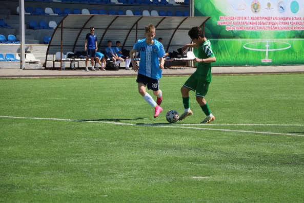 ТҮРКІСТАНДА ФУТБОЛДАН ЖАСӨСПІРІМДЕР АРАСЫНДА ЕЛ ЧЕМПИОНАТЫНЫҢ ЖАЛАУЫ КӨТЕРІЛДІ