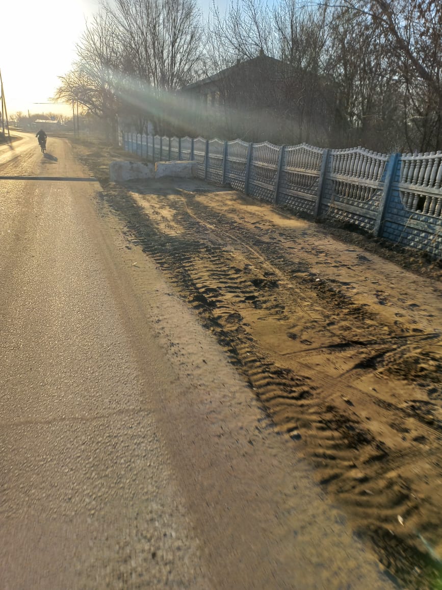 Құсмұрын кенті жол бойындағы жолақтың тиісті санитарлық жай-күйінде сақтау