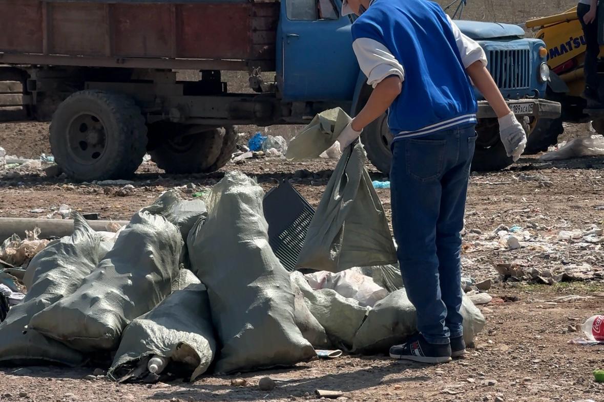 Алматы облысында «Таза бейсенбі» акциясы аясында заңсыз қоқыс алаңы жойыла бастады