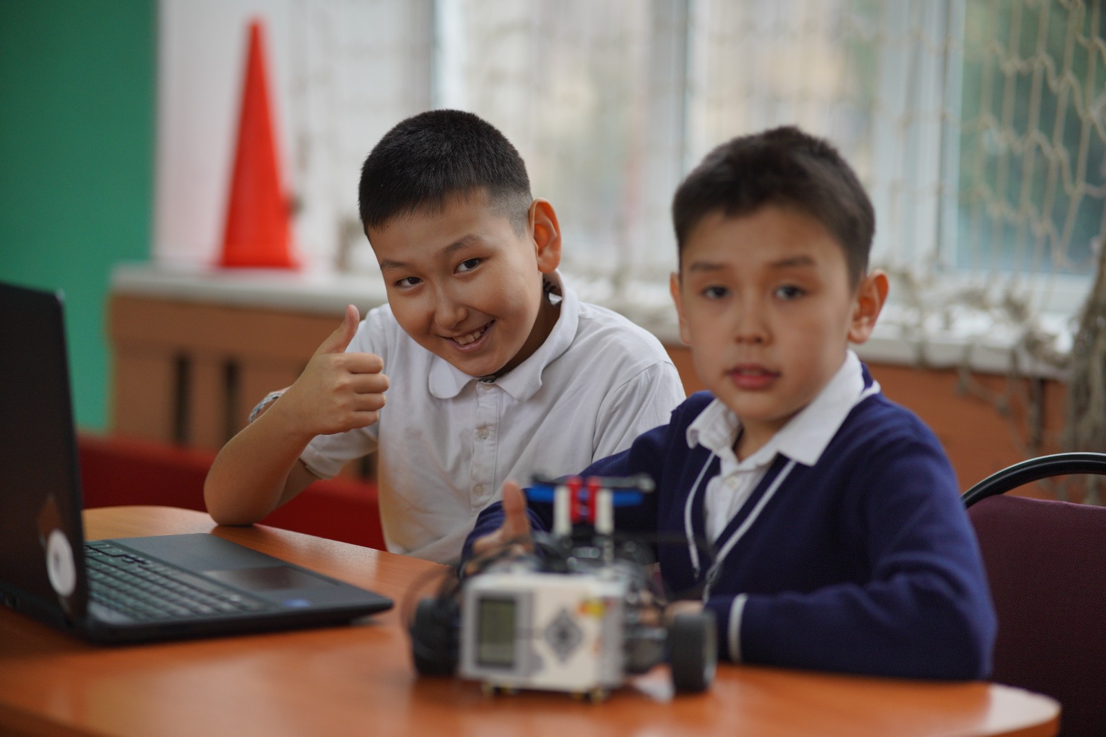 «Озық Ұрпақ» жобасы аясында Өскемен қаласында робототехника бойынша турнирді өткізу қорытындысы