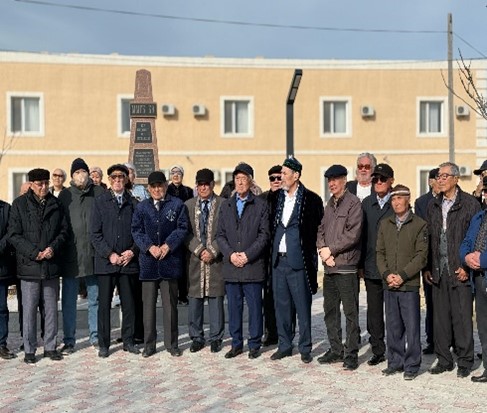 Мереке қарсаңында геолог-барлаушылар «КМНГР» саябағына ағаш отырғызды