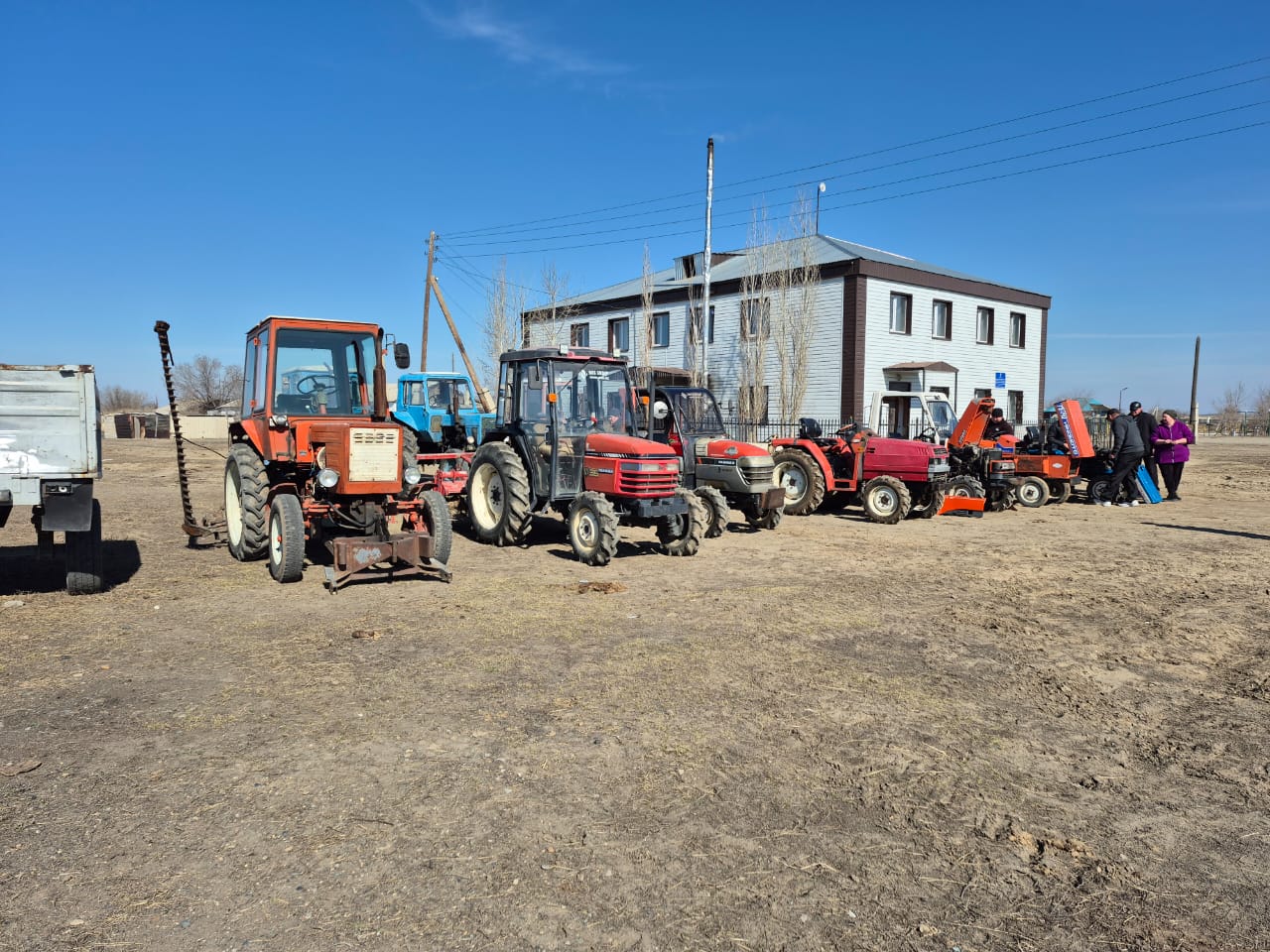 Ертіс ауылдық округінде ауыл шаруашылығы техникасына жоспарлы техникалық байқау жүргізілді.