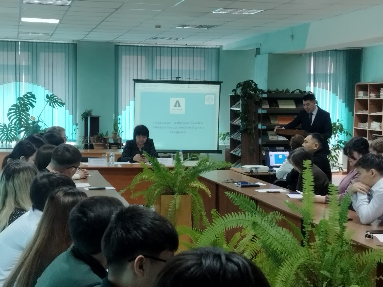 «Заң және тәртіп» нарративін насихаттауға арналған дөңгелек үстел