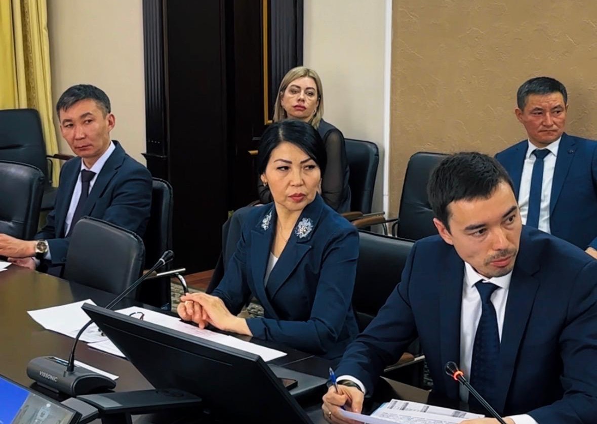 Облыс әкімдігінде жол-көлік оқиғалары мәселесі бойынша ведомствоаралық топтың отырысы өтті