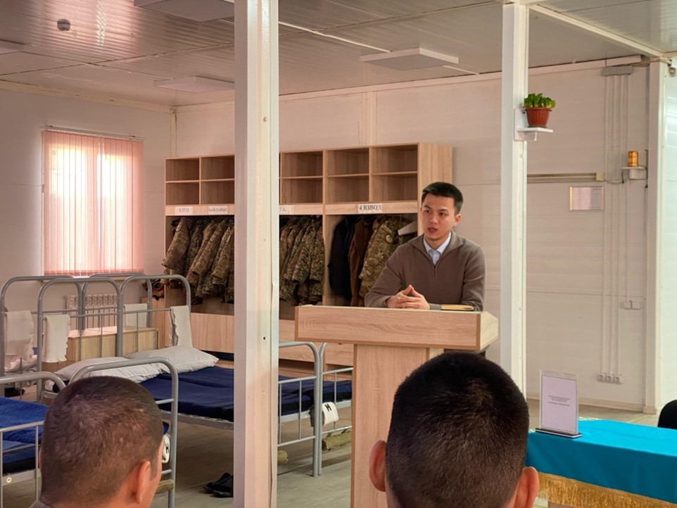 «Қауіпсіздік - бірінші мақсат: «Дін саласындағы мәселелерді зерттеу орталығы» әскерилер арасында ақпараттық-түсіндіру жұмыстарын жүргізді»