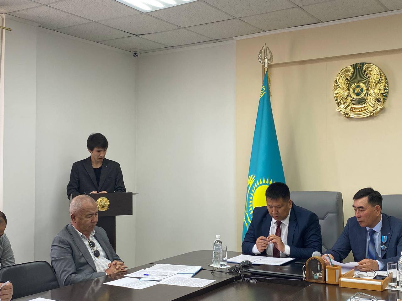 ЖӘНІБЕК АУДАНДЫҚ ҚОҒАМДЫҚ КЕҢЕСТІҢ КҮН ТӘРТІБІНДЕ – ТӨРТ МӘСЕЛЕ ҚАРАЛДЫ