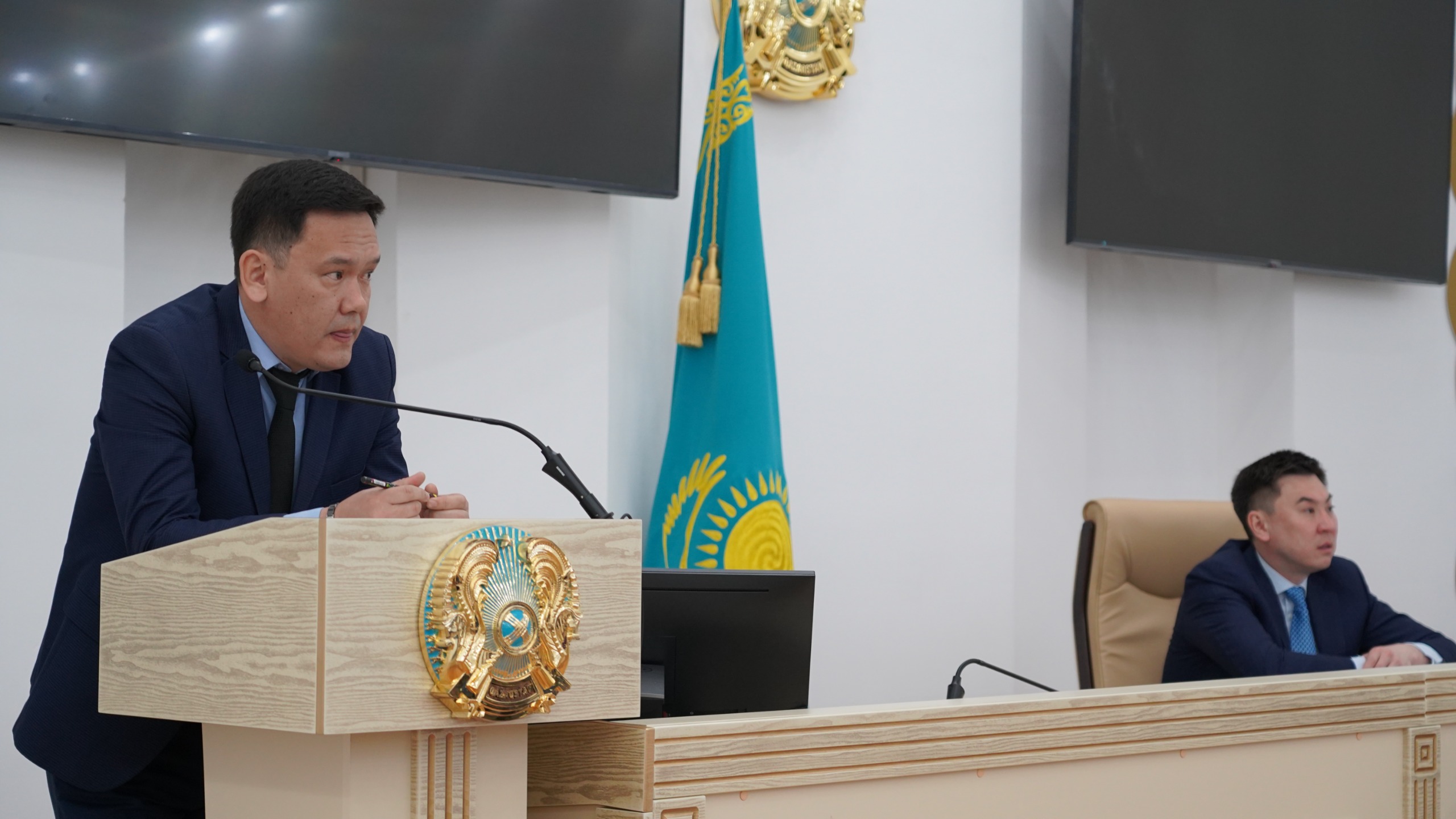 Көкшетау қаласының әкімдігінде қала әкімінің төрағалығымен терроризмге қарсы комиссияның отырысы өтті