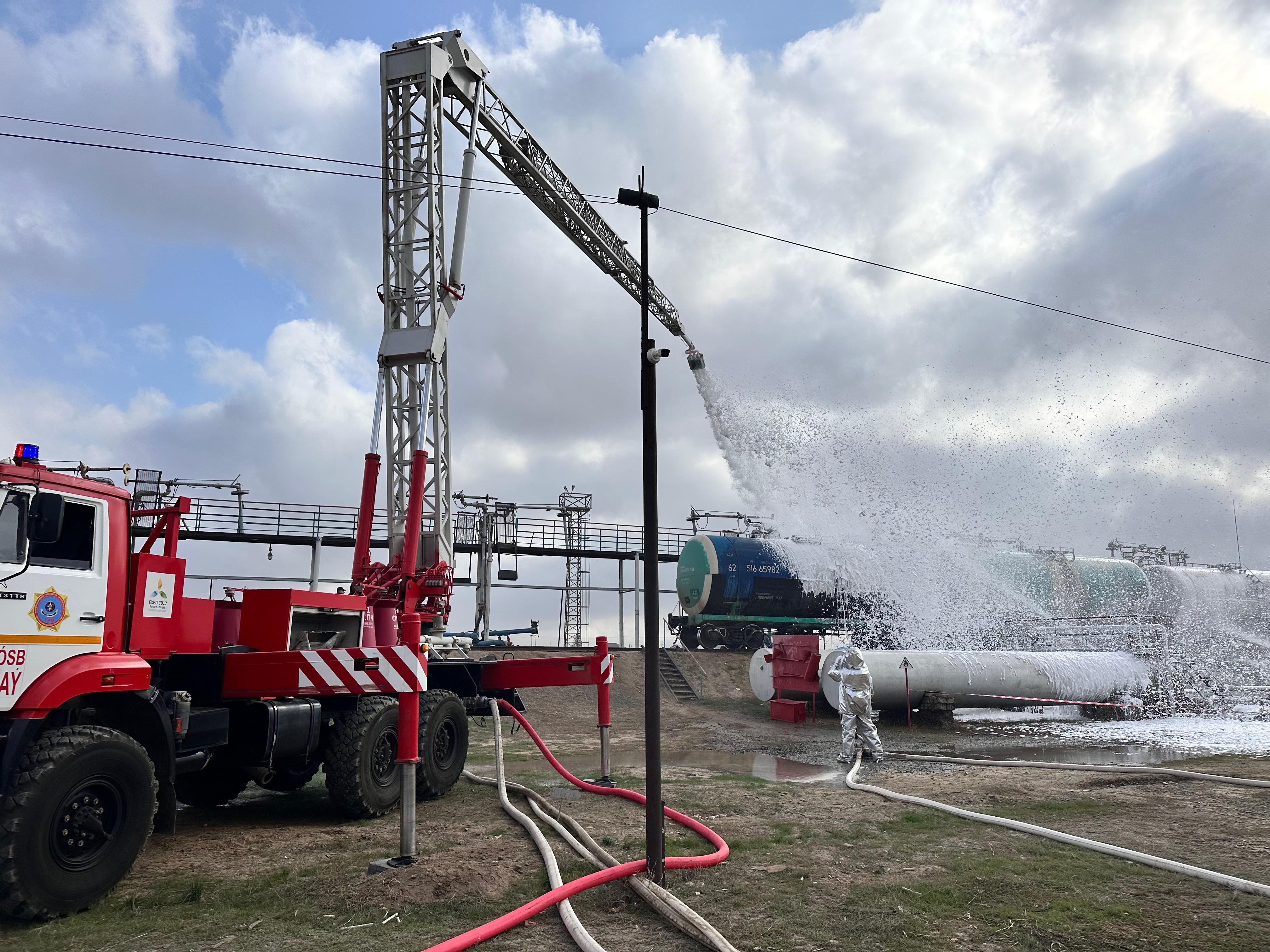 Атырауда мұнай өнімдерін сақтау объектісінде өрт-тактикалық жаттығу өткізілді