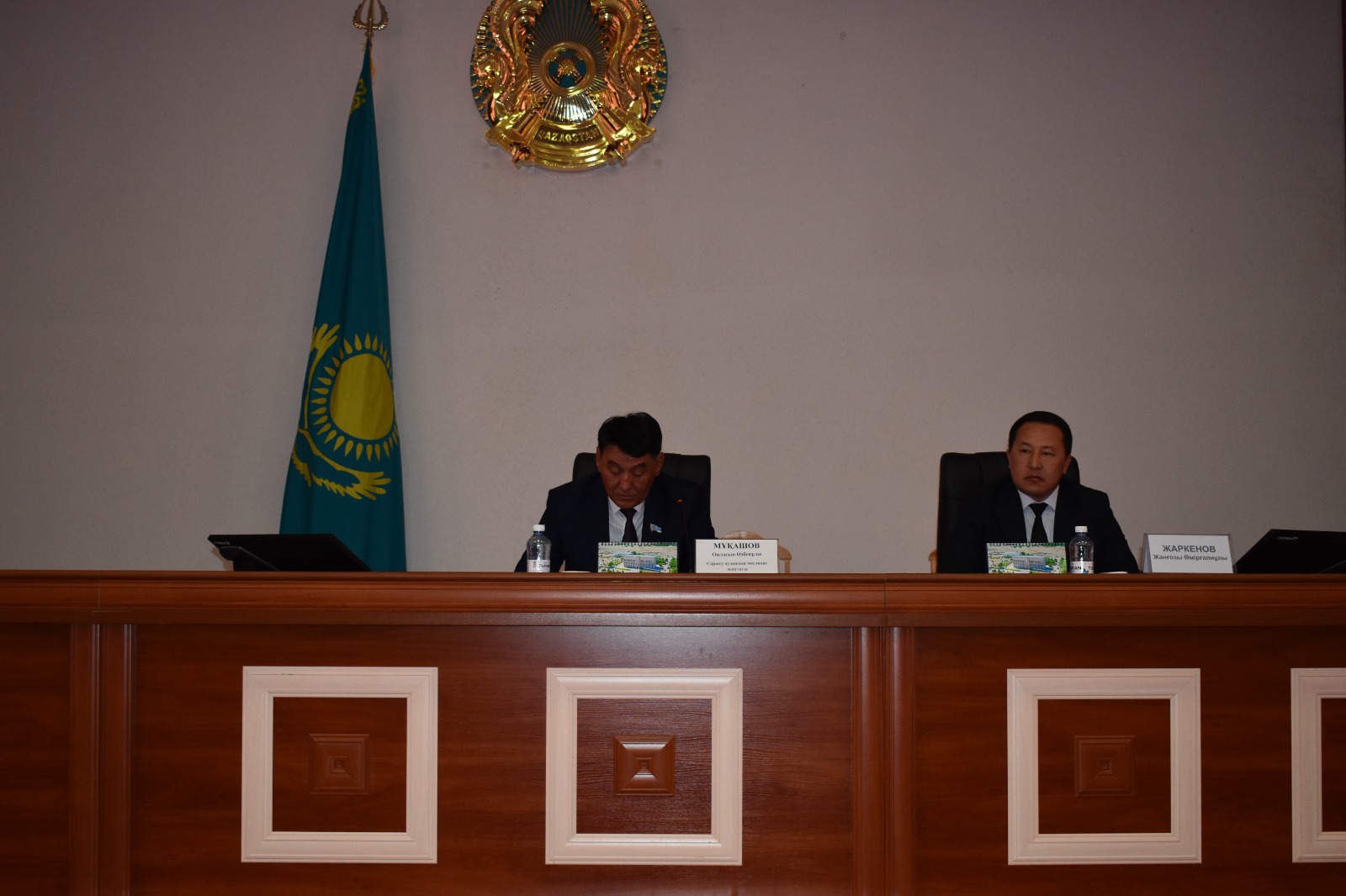 Сарысу аудандық мәслихатының кезектен тыс сессиясы өтті