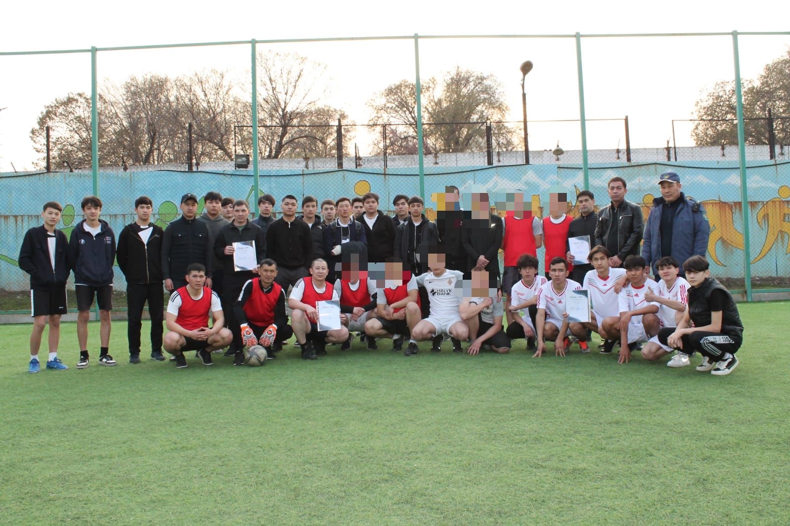 Колледж студенттері ҚАЖ мекемелерінде футбол ойнап жарысты