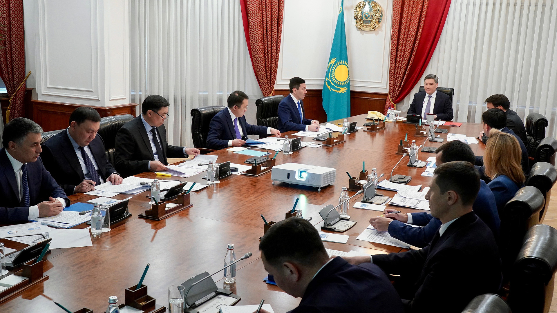 БҚДА ТӨРАҒАСЫ МАРАТ ОМАРОВ АВИАЖАНАРМАЙ НАРЫҒЫН ДАМЫТУ БОЙЫНША ЖАҢА ШАРАЛАРДЫ ҰСЫНДЫ