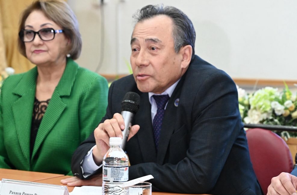 «Бала өмірінің қауіпсіздігі маңызды» тақырыбында Ақтөбе қалалық № 21 орта мектеп-гимназиясында ата-аналар жиналысы өткізілді