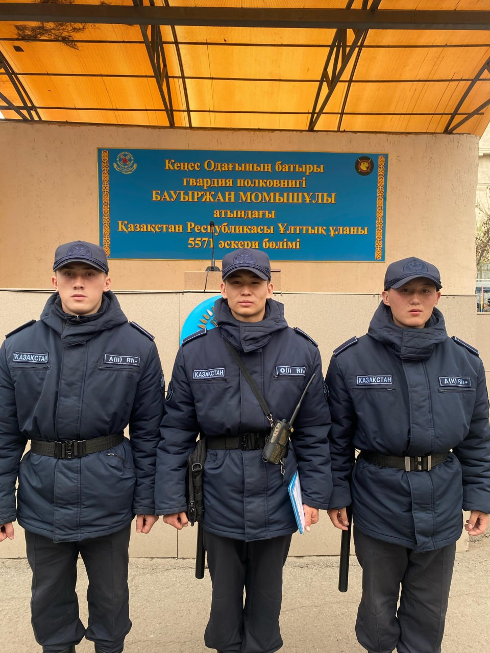 «Мы сразу перевязали рану»: патрульные гвардейцы не дали мужчине умереть от потери крови