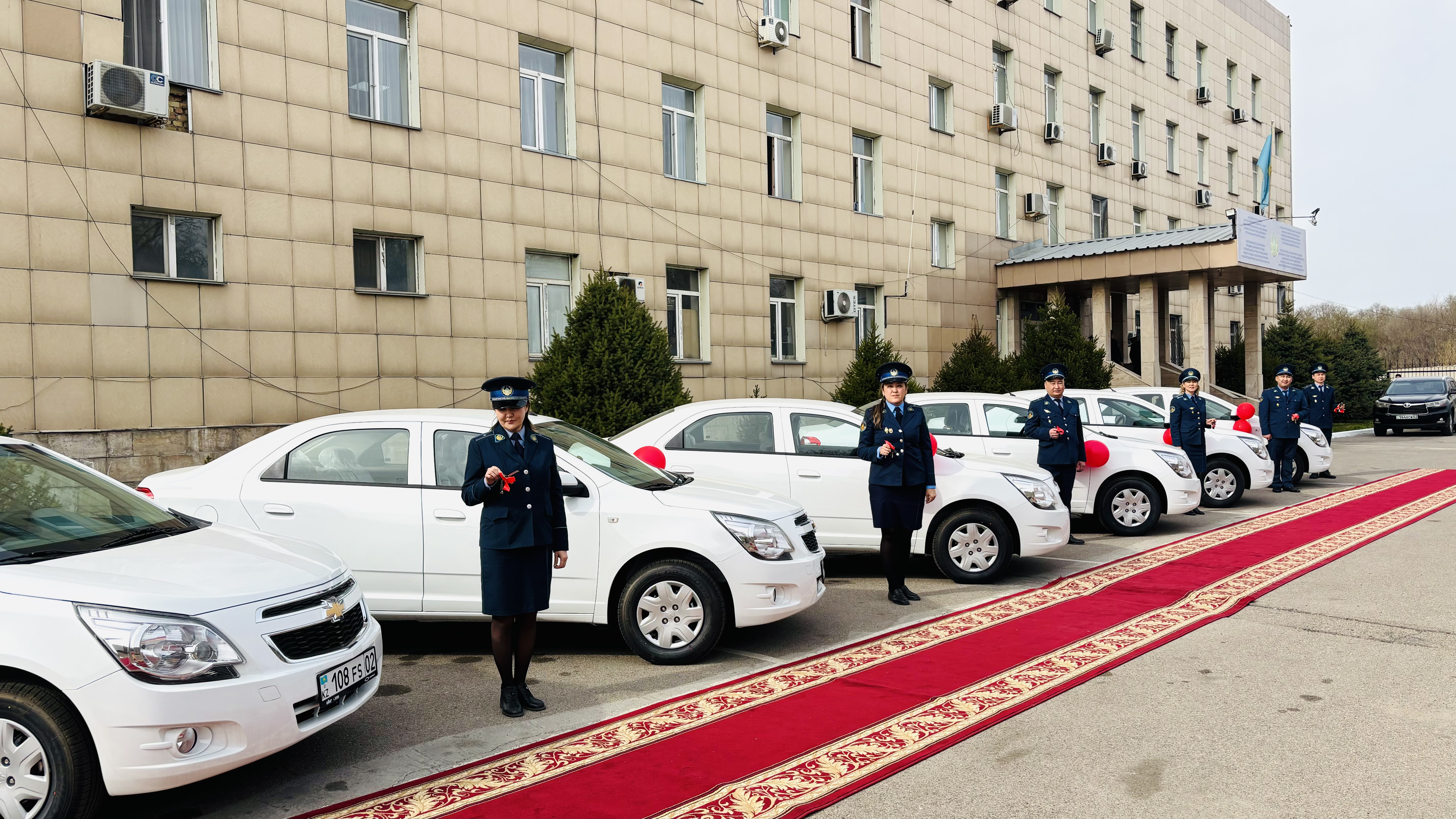 Алматы қаласының Әкімдігі Пробациялық қызметіне 6 қызметтік көлік табыстады