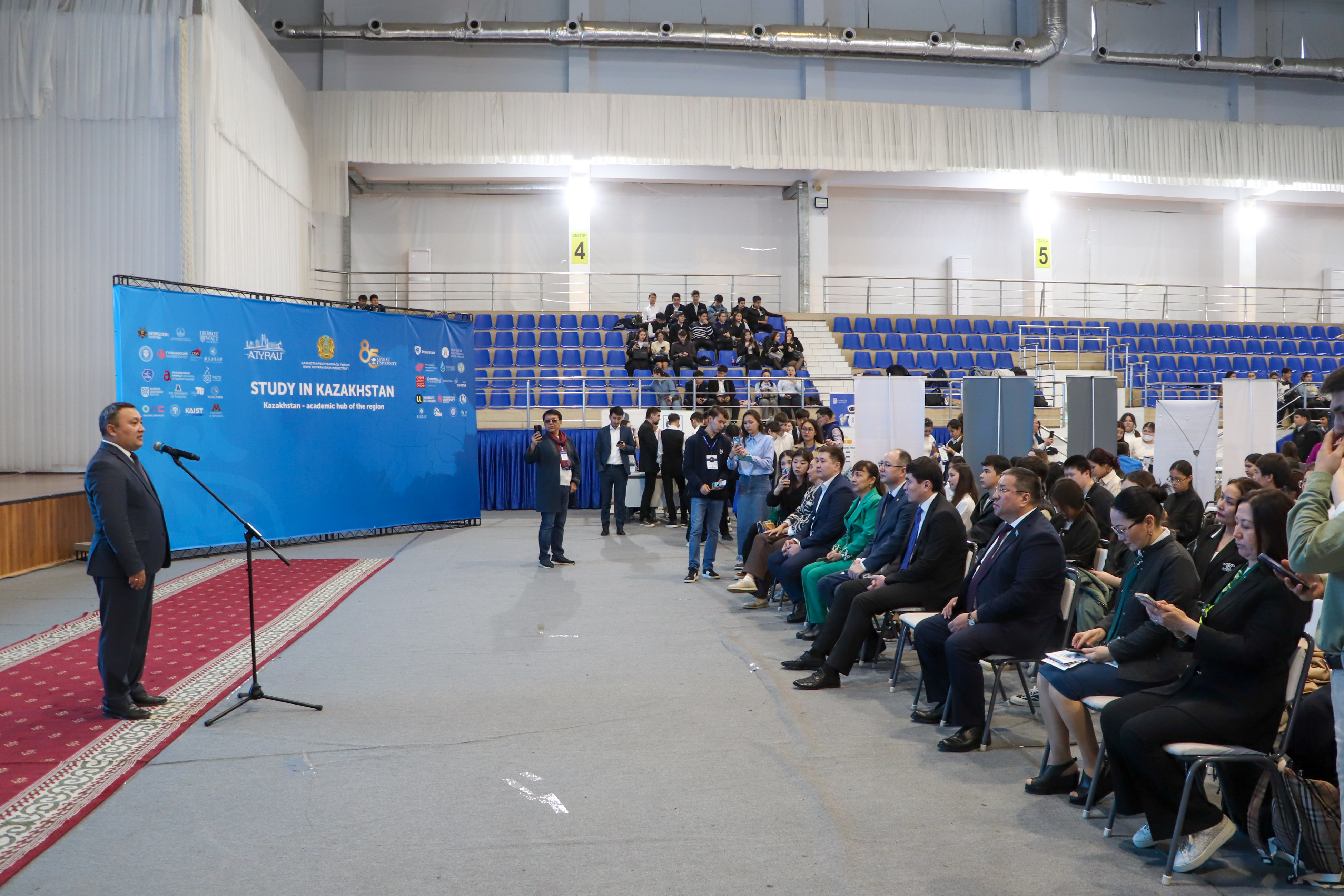 Атырауда «Study in Kazakhstan» көрмесі өтіп жатыр