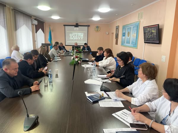 ҚР Ұлттық фтизиопульмонология орталығы мен облыстың медициналық ұйымдары мамандарының қатысуымен туберкулезбен сырқаттанушылық бойынша өзекті эпидемиологиялық жағдайға арналған жұмыс кеңесі өтті. Сондай-ақ, аталған іс-шараға Ақмола облысы санитарлық-эпидемиологиялық бақылау департаменті басшысының орынбасары Ғалымбек Алин қатысты.