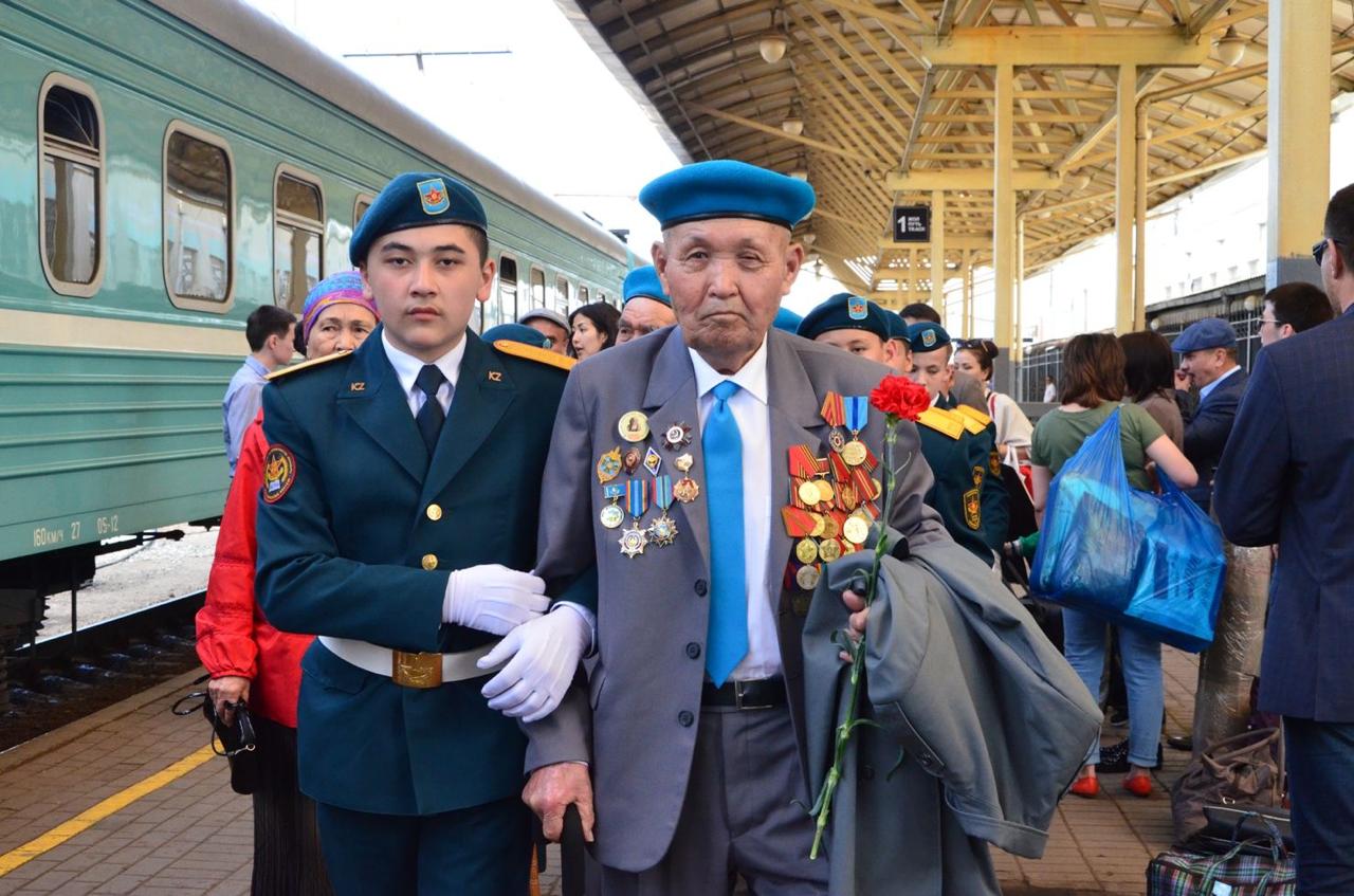 ЕРЛІК БЕЙНЕЛЕРІ: ТӘҢІРБЕРГЕН ТОЛҒАНБАЕВ – ҰРПАҚҚА ҮЛГІ БОЛҒАН ҚҰРМЕТТІ ОФИЦЕР