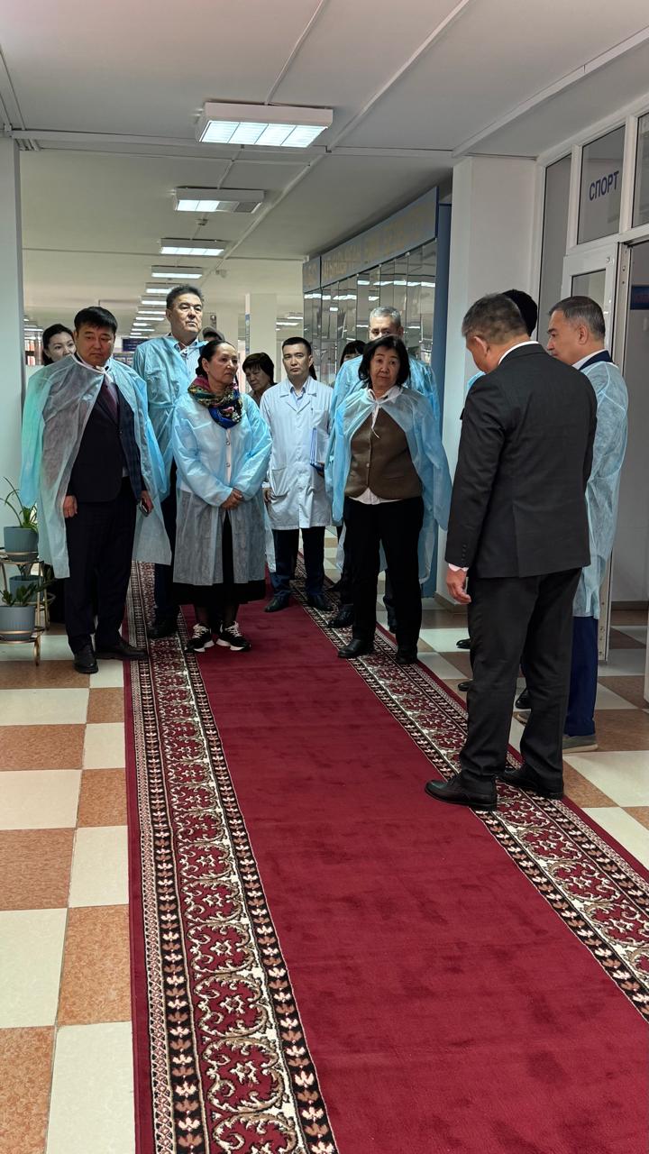 ӨКІЛ ҚЫЗЫЛОРДА ОБЛЫСТЫҚ МӘСЛИХАТ ДЕПУТАТТАРЫМЕН БІРГЕ «АРНАУЛЫ ӘЛЕУМЕТТІК ҚЫЗМЕТТЕР КӨРСЕТУ БАЛАЛАР ОРТАЛЫҒЫ» МЕКЕМЕСІНЕ БАРДЫ